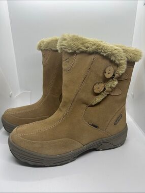 Hi-Tec V-Lite Snowflake
Chukka Thinsulate
Insulation Faux Fur Top
Womens Size 9